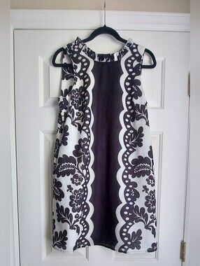 JOY JOY Sleeveless Black and White Floral Shift Dress
